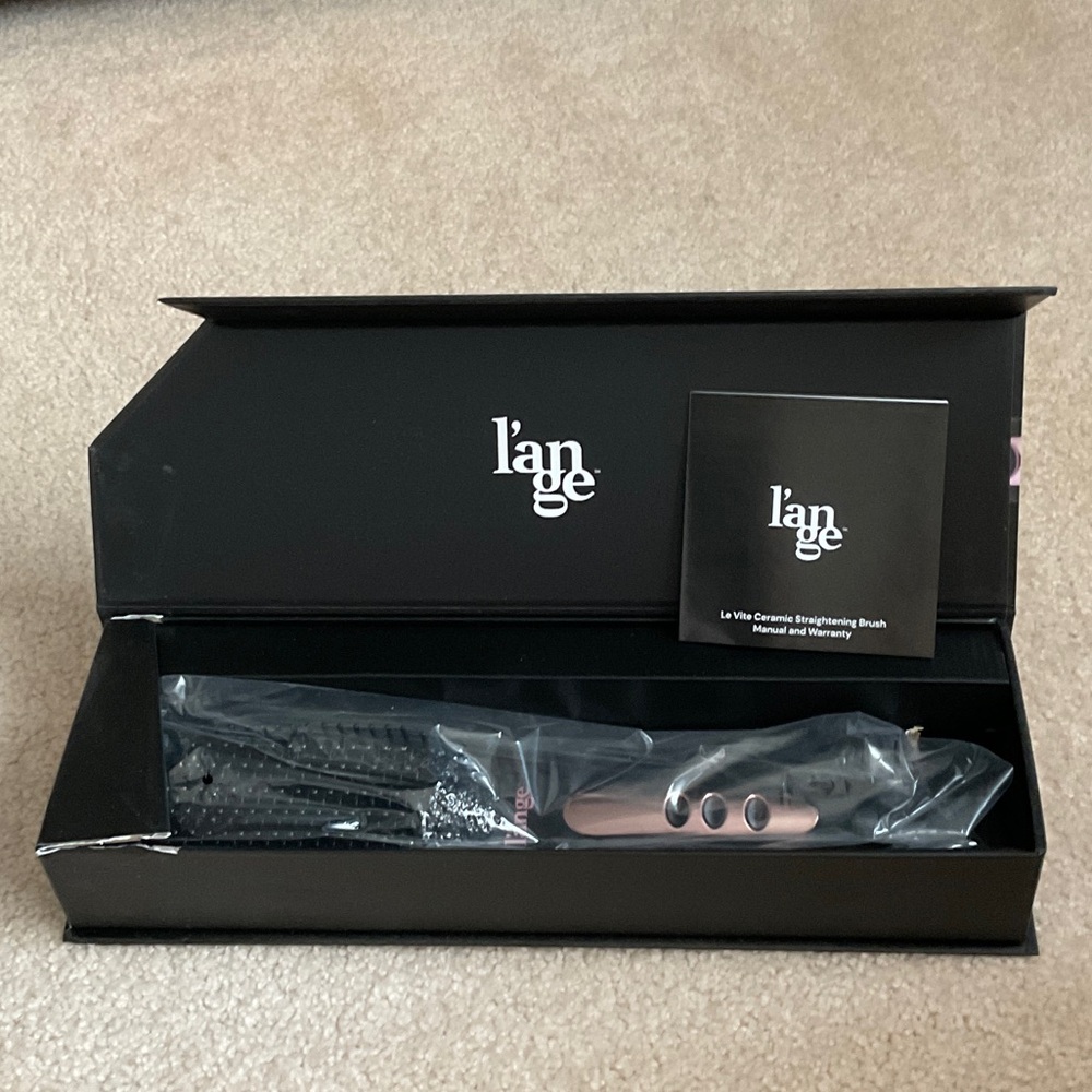 L’ange Le Vite Ceramic Straightening Brush NWT